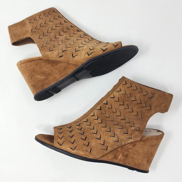 Via Spiga Wedge Sandal Women 7M Brown Suede Laser Cut Perforated Peep Toe Ankle - Picture 7 of 11